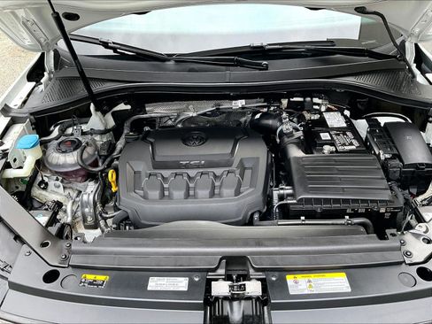 Certified 2023 Volkswagen Tiguan SEL R-Line AWD/4WD image 9