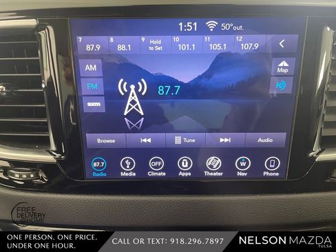 Used 2019 Chrysler Pacifica Touring-L Plus image 26