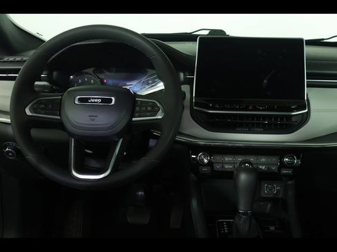 Certified 2023 Jeep Compass Limited AWD/4WD image 17