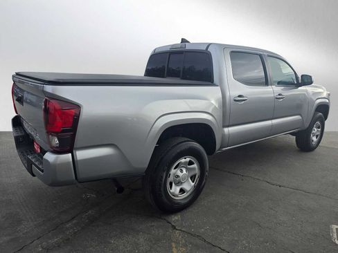 Used 2022 Toyota Tacoma SR image 3