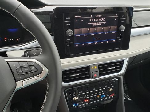 New 2026 Volkswagen Taos SE AWD/4WD image 11