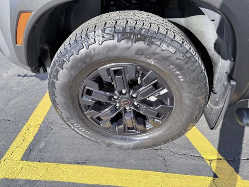 Used 2022 Nissan Frontier PRO-4X image 14