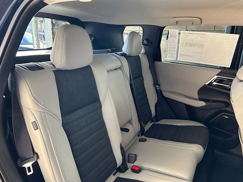 New 2026 Mitsubishi Outlander SE image 25