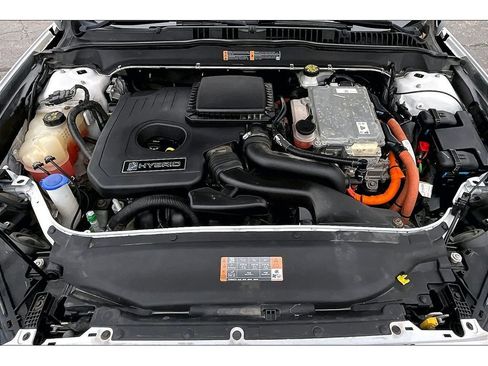 Used 2018 Ford Fusion SE image 11