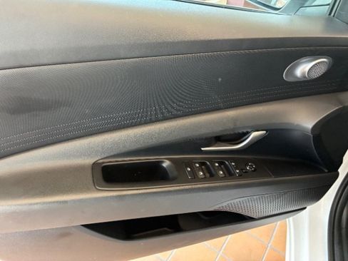 Used 2026 Hyundai Elantra SE FWD image 8