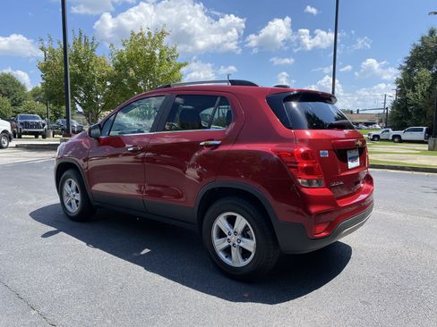 Used 2020 Chevrolet Trax LT w/ Driver Confidence Package AWD/4WD image 7