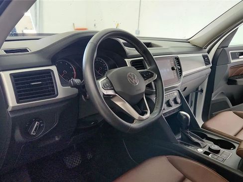 Used 2021 Volkswagen Atlas SE w/ Towing Package image 22