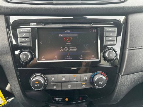 Used 2019 Nissan Rogue S w/ Special Edition Package FWD image 44