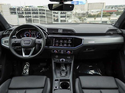 Used 2025 Audi Q3 2.0T Premium w/ Convenience Package AWD/4WD image 16