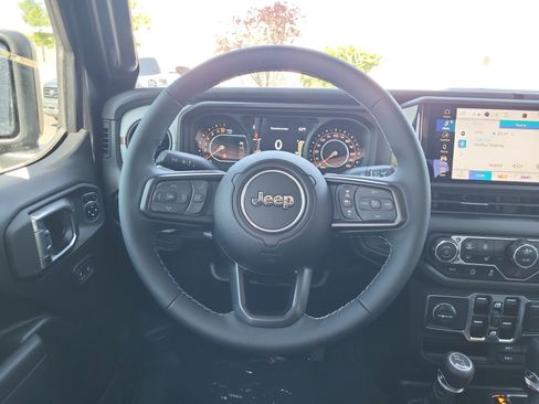 New 2025 Jeep Gladiator Sport image 9