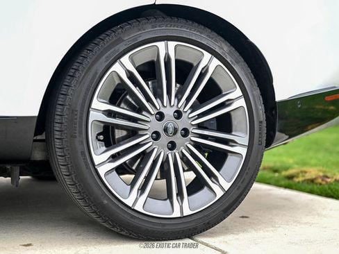 Used 2025 Land Rover Range Rover SE image 56