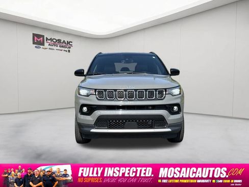Used 2024 Jeep Compass Limited AWD/4WD image 2
