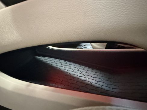 Used 2019 Lincoln Nautilus Reserve FWD image 24