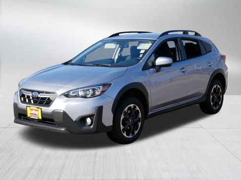Used 2023 Subaru Crosstrek 2.0i Premium image 3