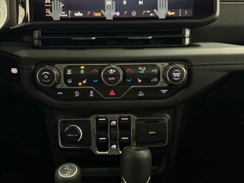 New 2026 Jeep Gladiator Sahara image 15