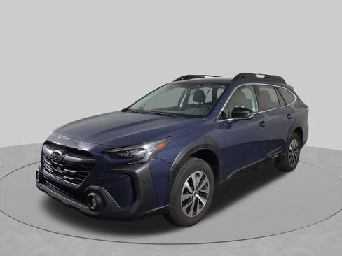 Used 2024 Subaru Outback Premium AWD/4WD image 2