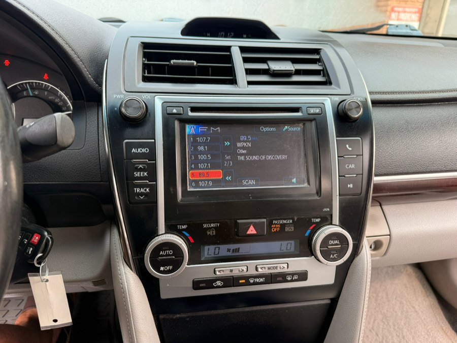 Used 2014 Toyota Camry XLE FWD image 13