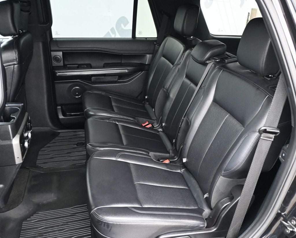 Used 2019 Ford Expedition XLT w/ Equipment Group 202A RWD image 12