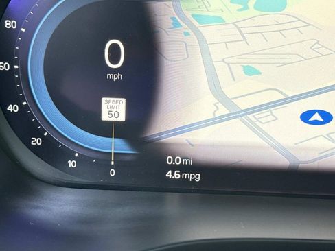 Used 2022 Volvo XC60 B5 Momentum w/ Climate Package image 41