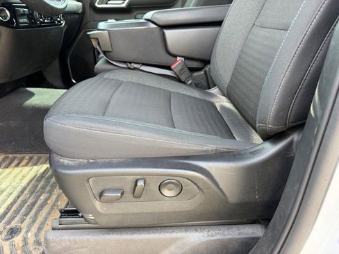 Used 2024 Chevrolet Silverado 2500 LT w/ Convenience Package image 16