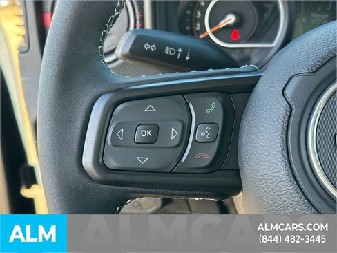 Used 2025 Jeep Wrangler Unlimited Rubicon image 29