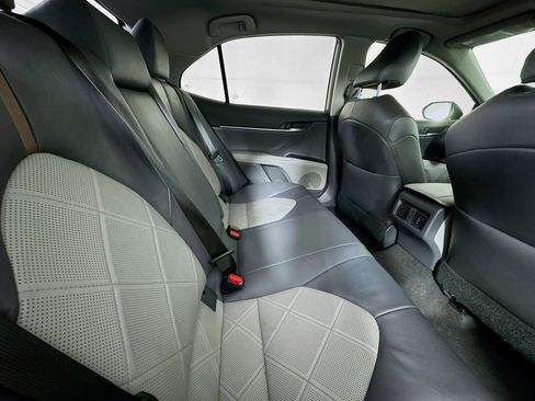 Used 2019 Toyota Camry XLE image 26