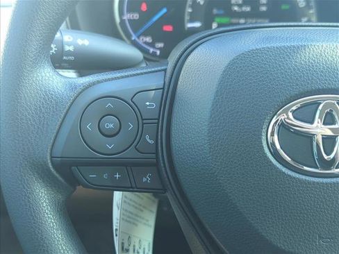 Used 2025 Toyota RAV4 XLE AWD/4WD image 19