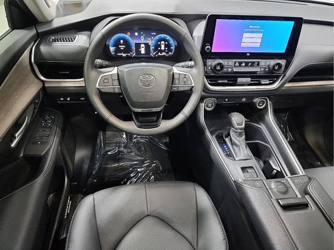 Certified 2026 Toyota Grand Highlander FWD image 11