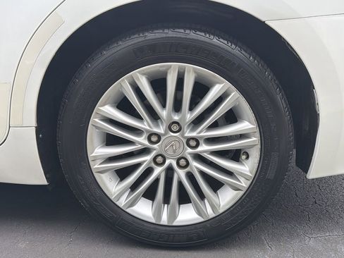 Used 2016 Lexus ES 350 w/ Premium Package w/Wood Trim image 19