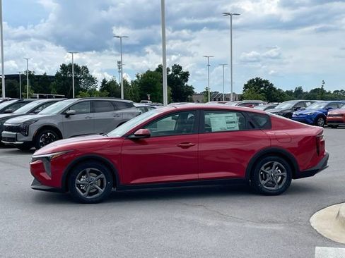 New 2025 Kia K4 LXS image 4