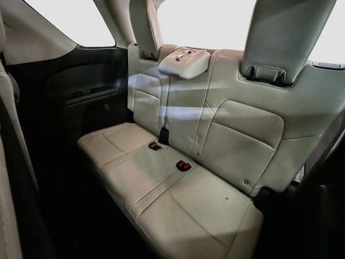 Used 2024 Nissan Pathfinder SL w/ Black Appearance Package AWD/4WD image 30