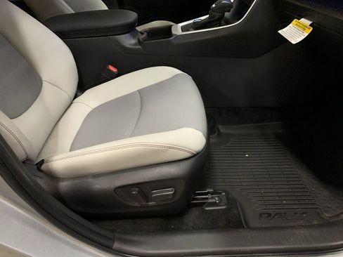 New 2025 Toyota RAV4 Limited image 16