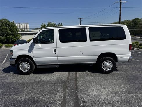 Used 2011 Ford E-350 and Econoline 350 XLT RWD image 5