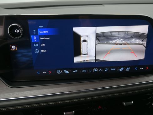 New 2026 Chevrolet Suburban Premier image 18