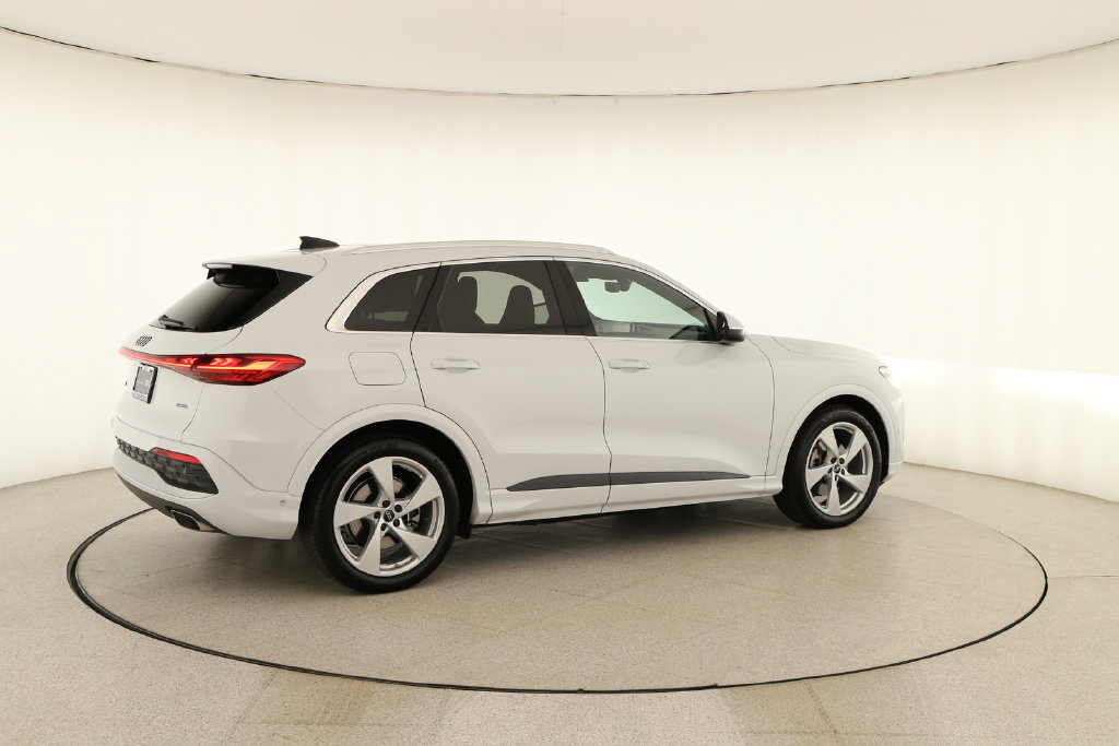 Certified 2025 Audi Q5 Prestige AWD/4WD image 7