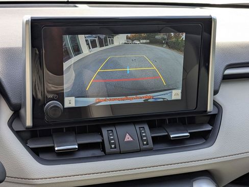 Used 2025 Toyota RAV4 XLE Premium image 24