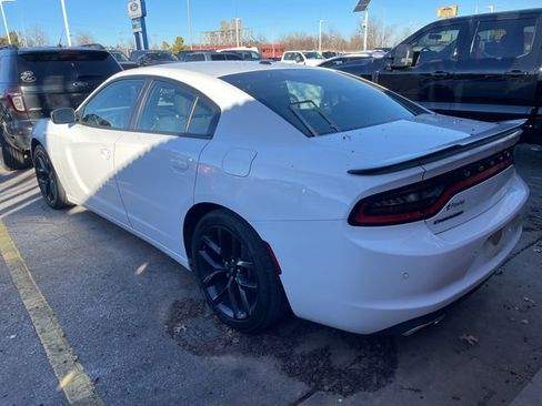 Used 2019 Dodge Charger SXT w/ Blacktop Package image 5