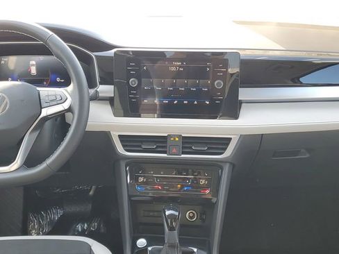 New 2026 Volkswagen Taos SE FWD image 24