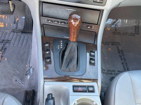 Used 2003 BMW 330Ci Convertible image 16