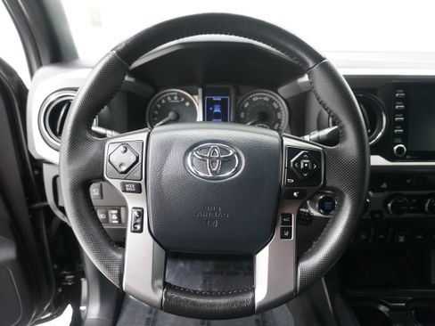 Used 2020 Toyota Tacoma Limited AWD/4WD image 16