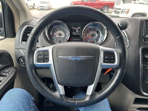 Used 2013 Chrysler Town & Country Touring FWD image 26