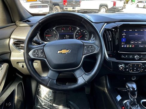 Certified 2022 Chevrolet Traverse LT image 9