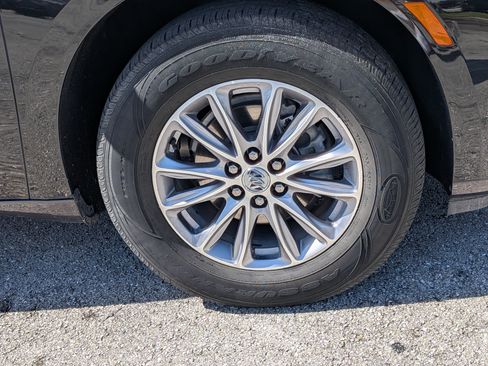 Used 2023 Buick Enclave Essence FWD image 11
