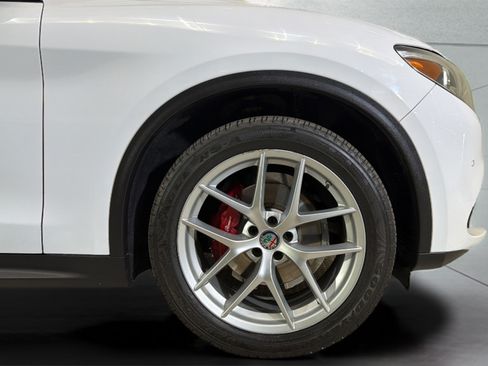 Used 2019 Alfa Romeo Stelvio Ti Sport w/ Quick Order Package 22S Sport AWD/4WD image 34