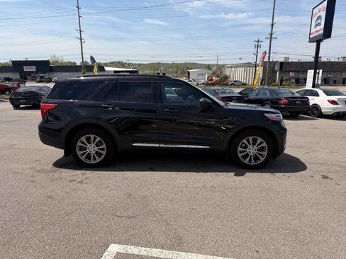 Used 2020 Ford Explorer XLT w/ Equipment Group 202A image 5