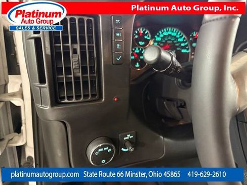 Used 2017 Chevrolet Express 3500 Extended image 22