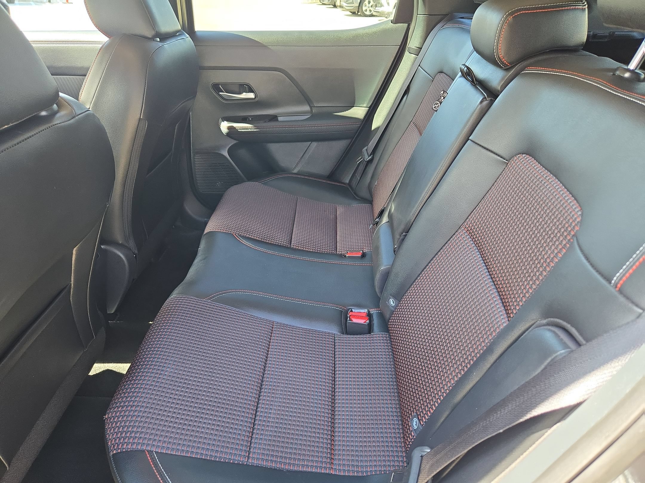 Certified 2025 Nissan Kicks SR FWD image 13