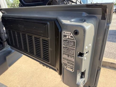 Used 2022 Jeep Wrangler Unlimited Sport AWD/4WD image 29