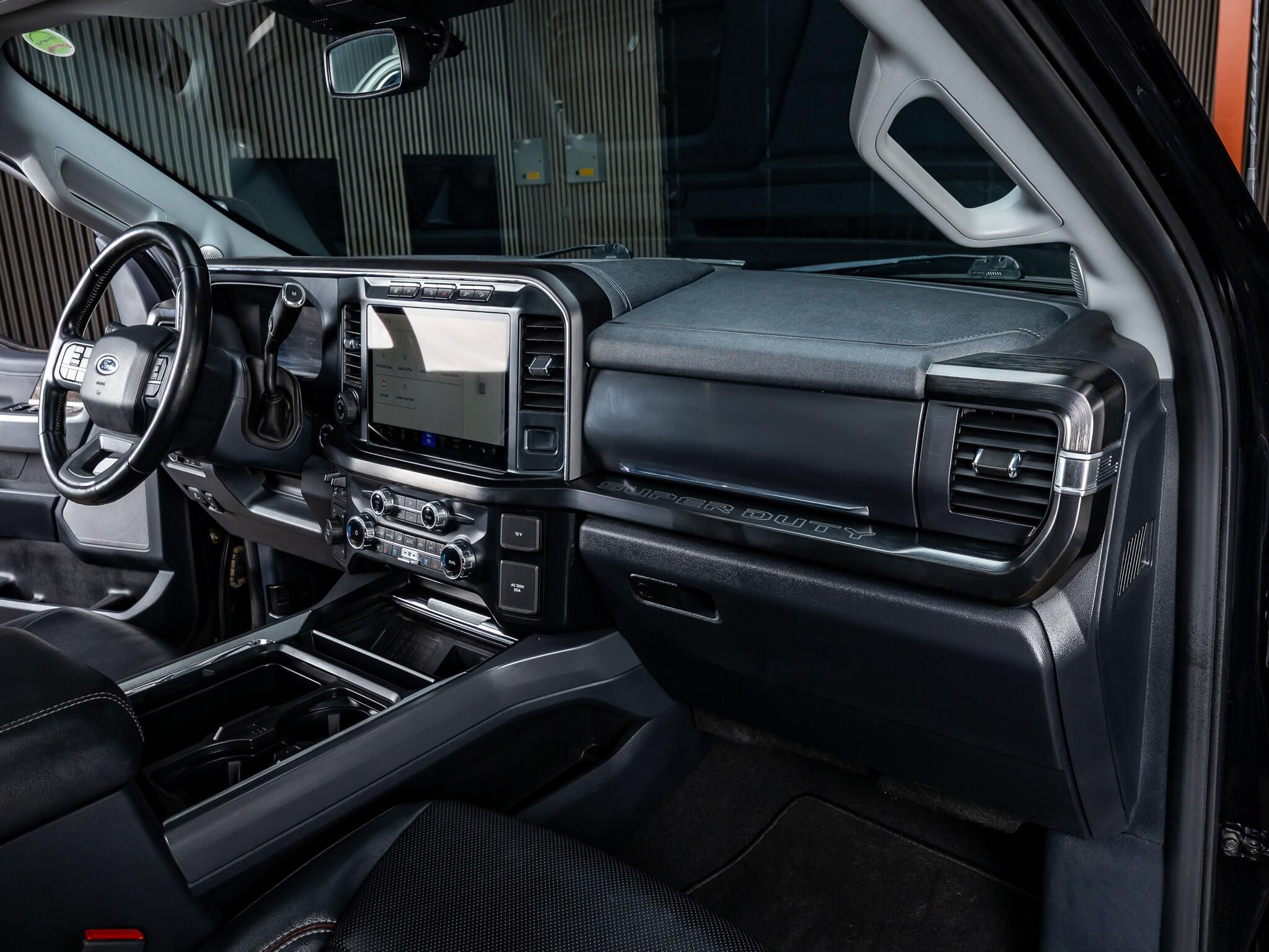 Used 2024 Ford F350 Lariat w/ Lariat Ultimate Package AWD/4WD image 16