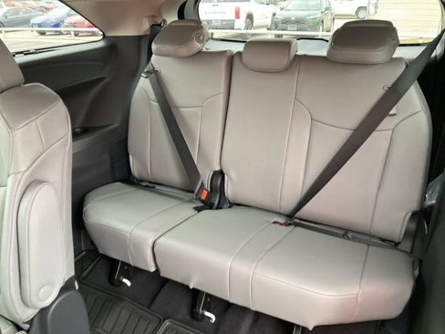 Certified 2026 Toyota Sienna XLE image 27
